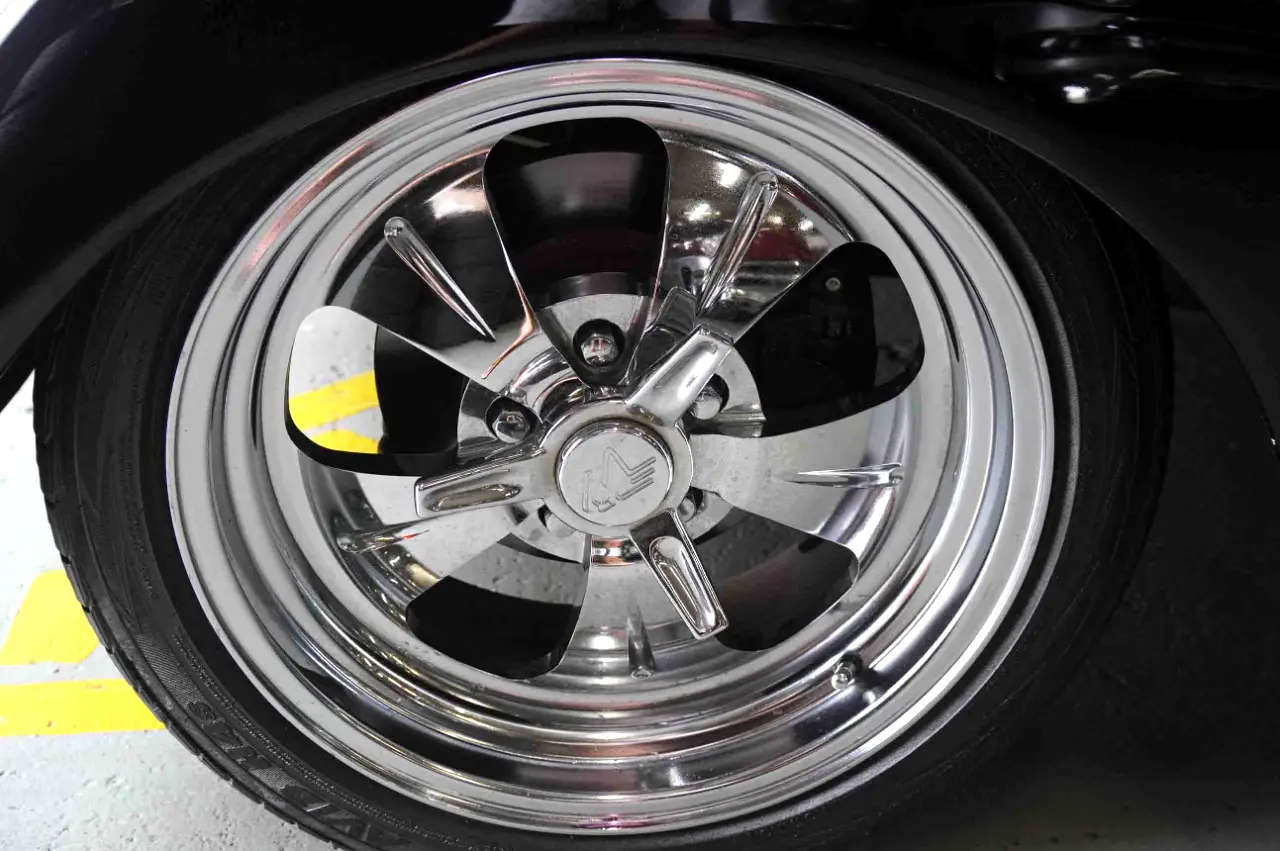 Detailed car image