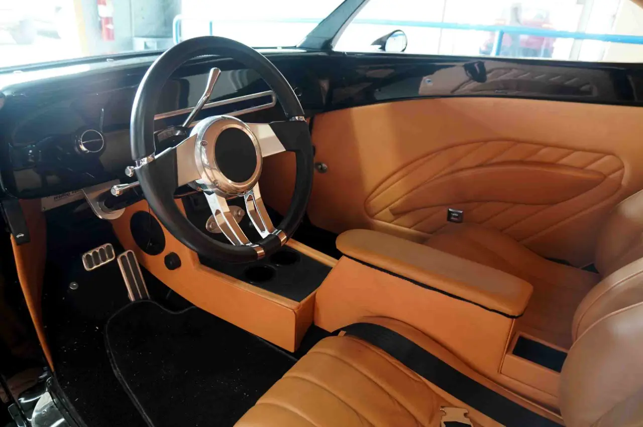Detailed car image