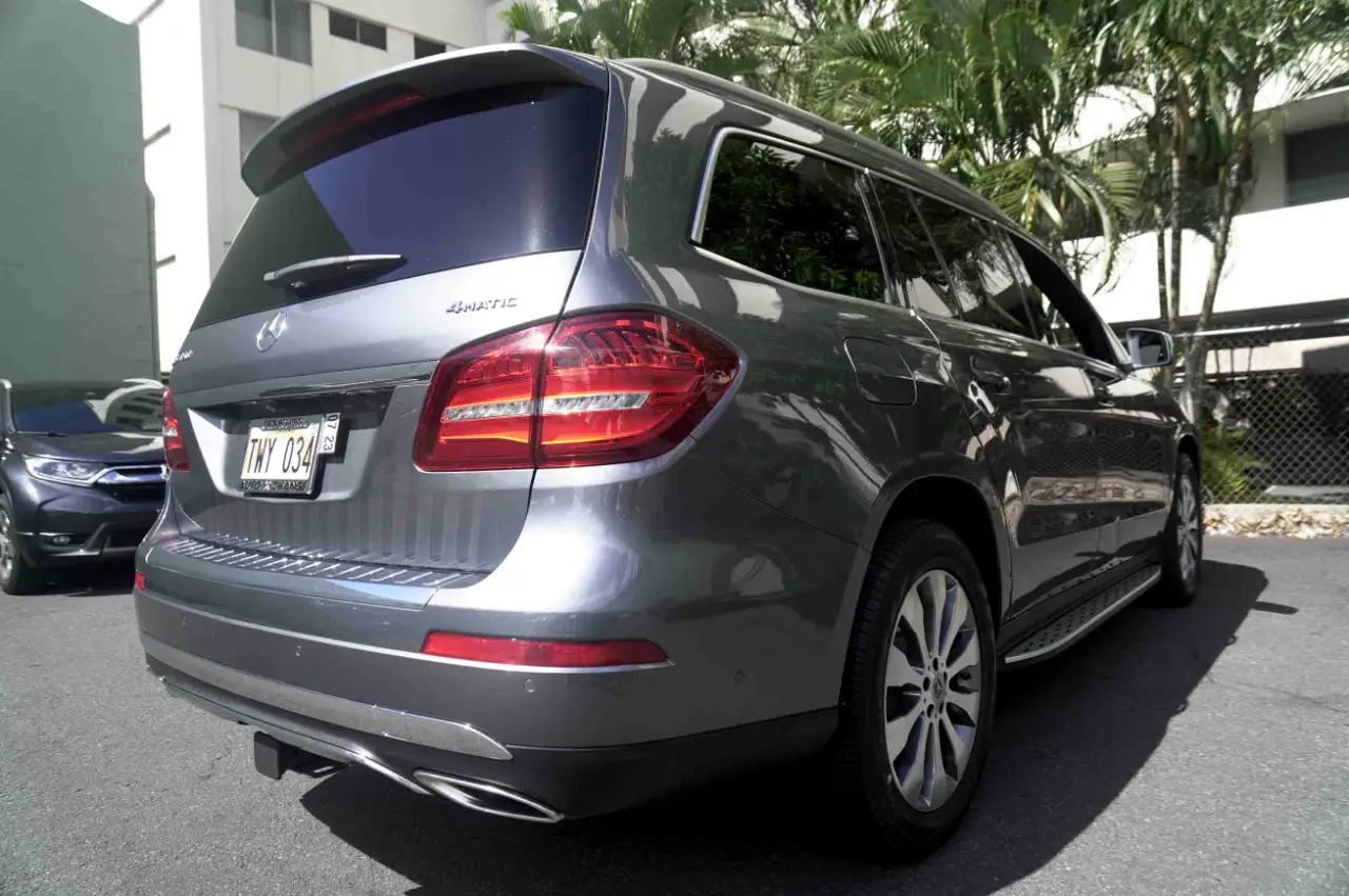 Detailed car image