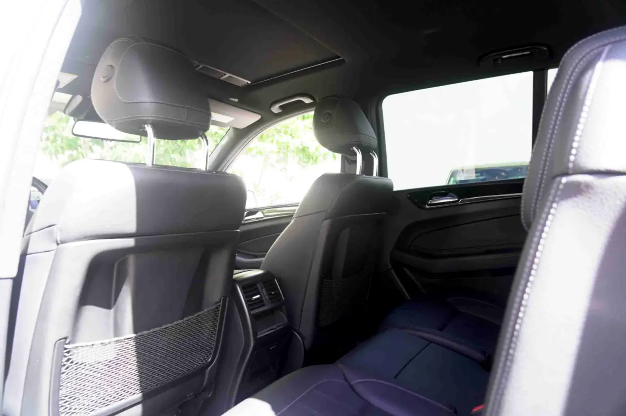 Detailed car image