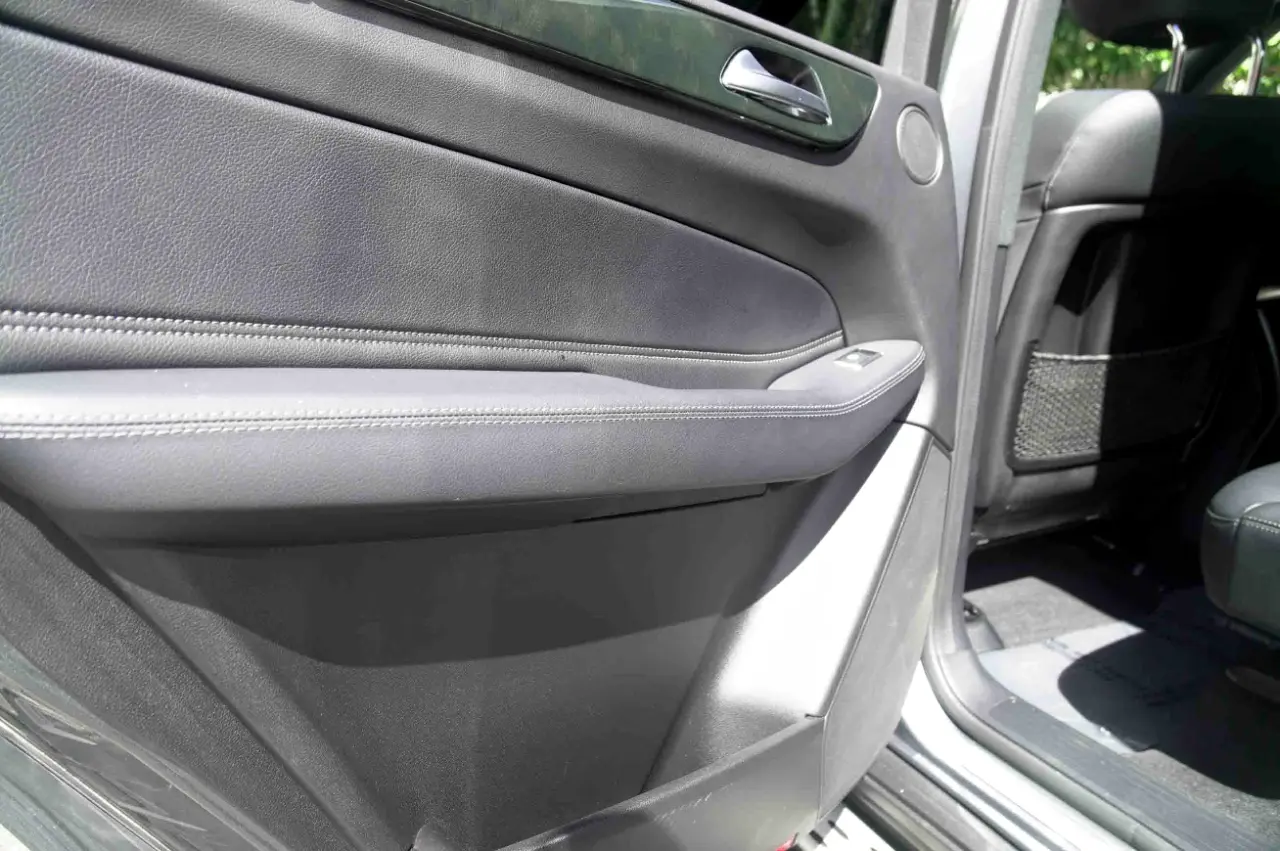 Detailed car image