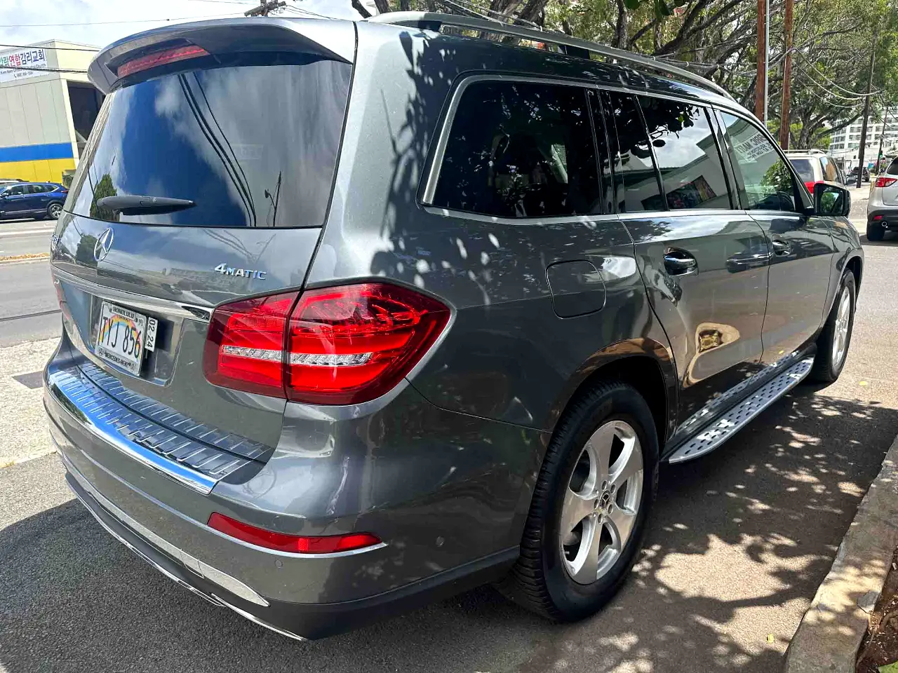 Detailed car image