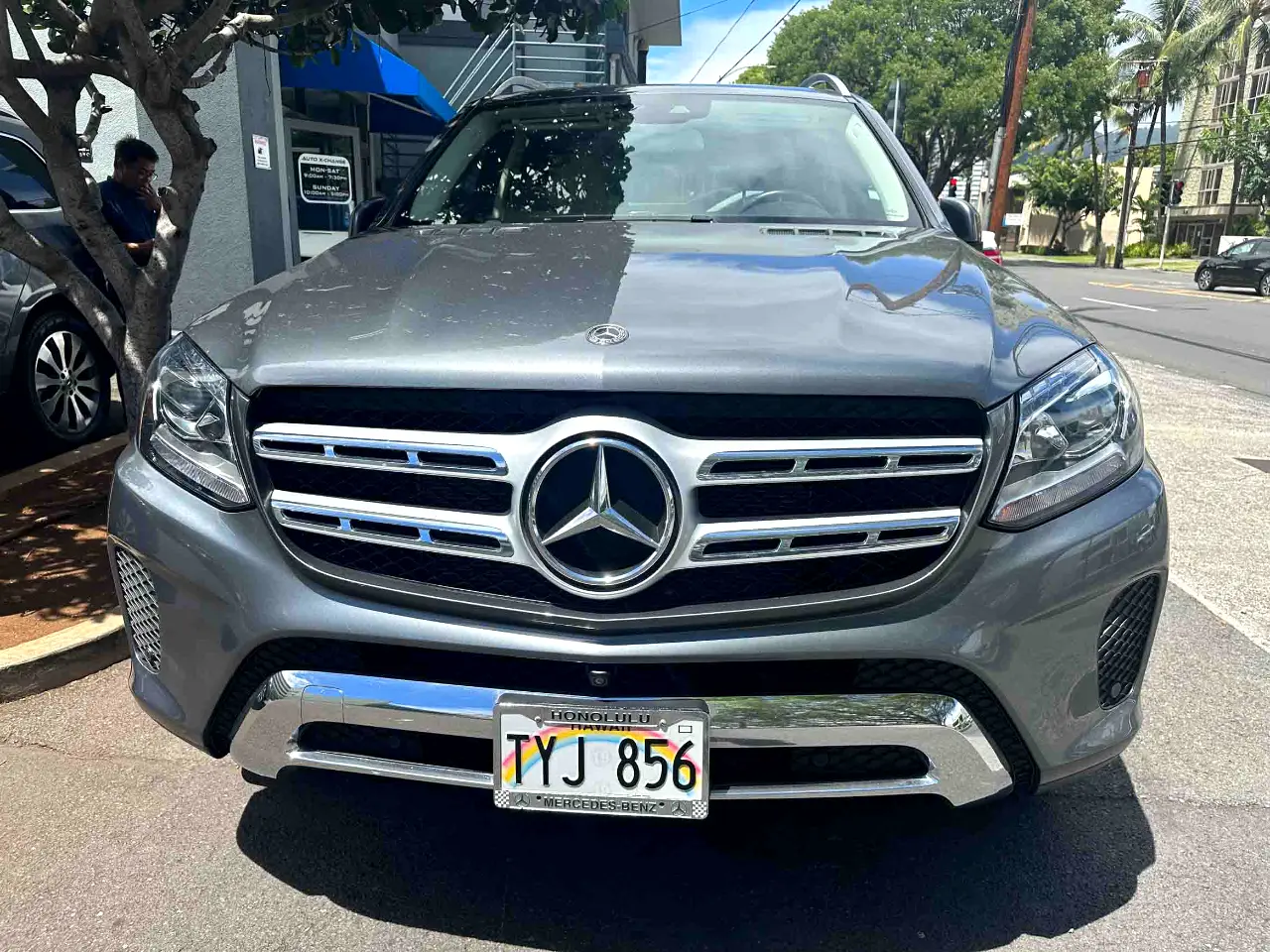 Detailed car image