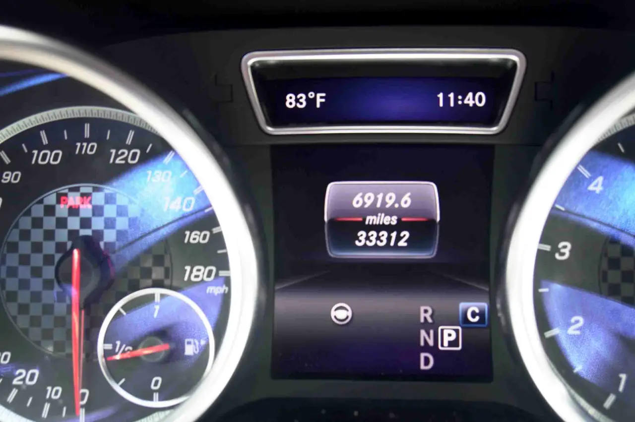 Detailed car image