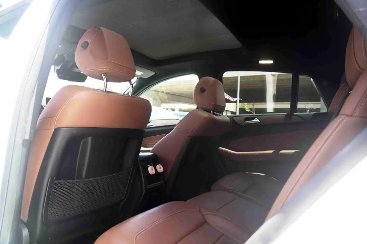 Detailed car image