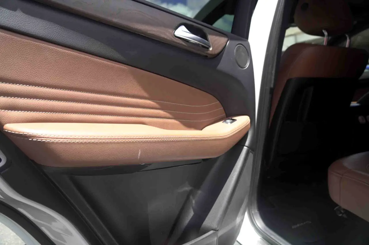 Detailed car image
