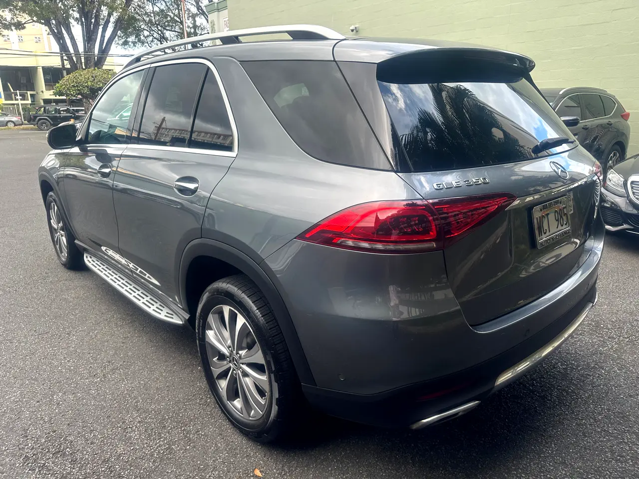 Detailed car image