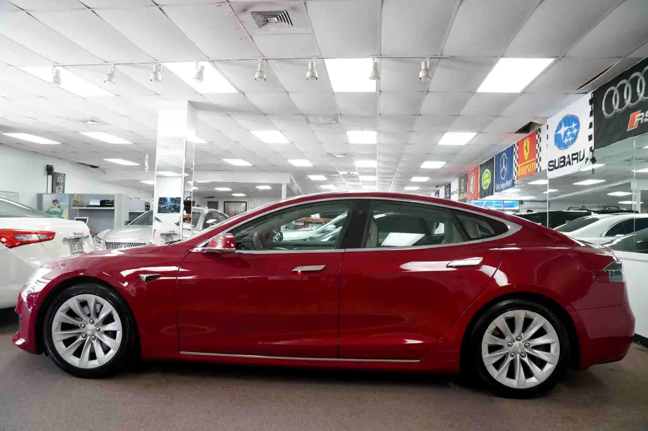 Detailed car image
