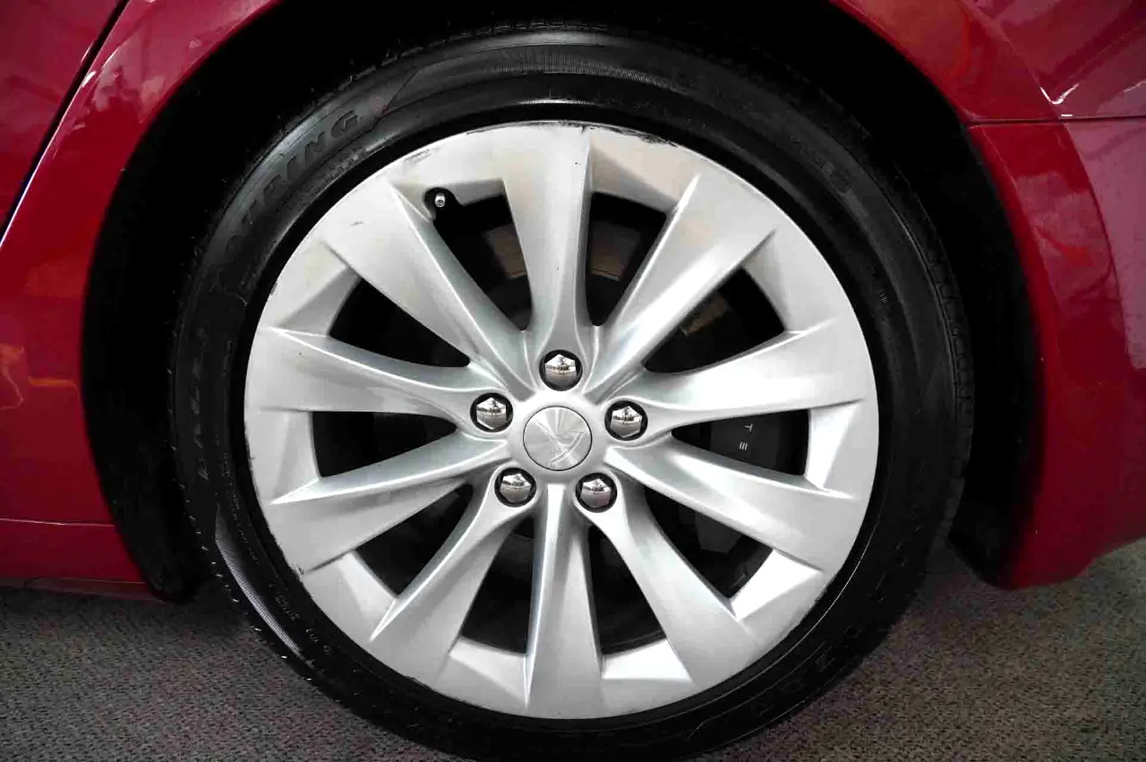 Detailed car image