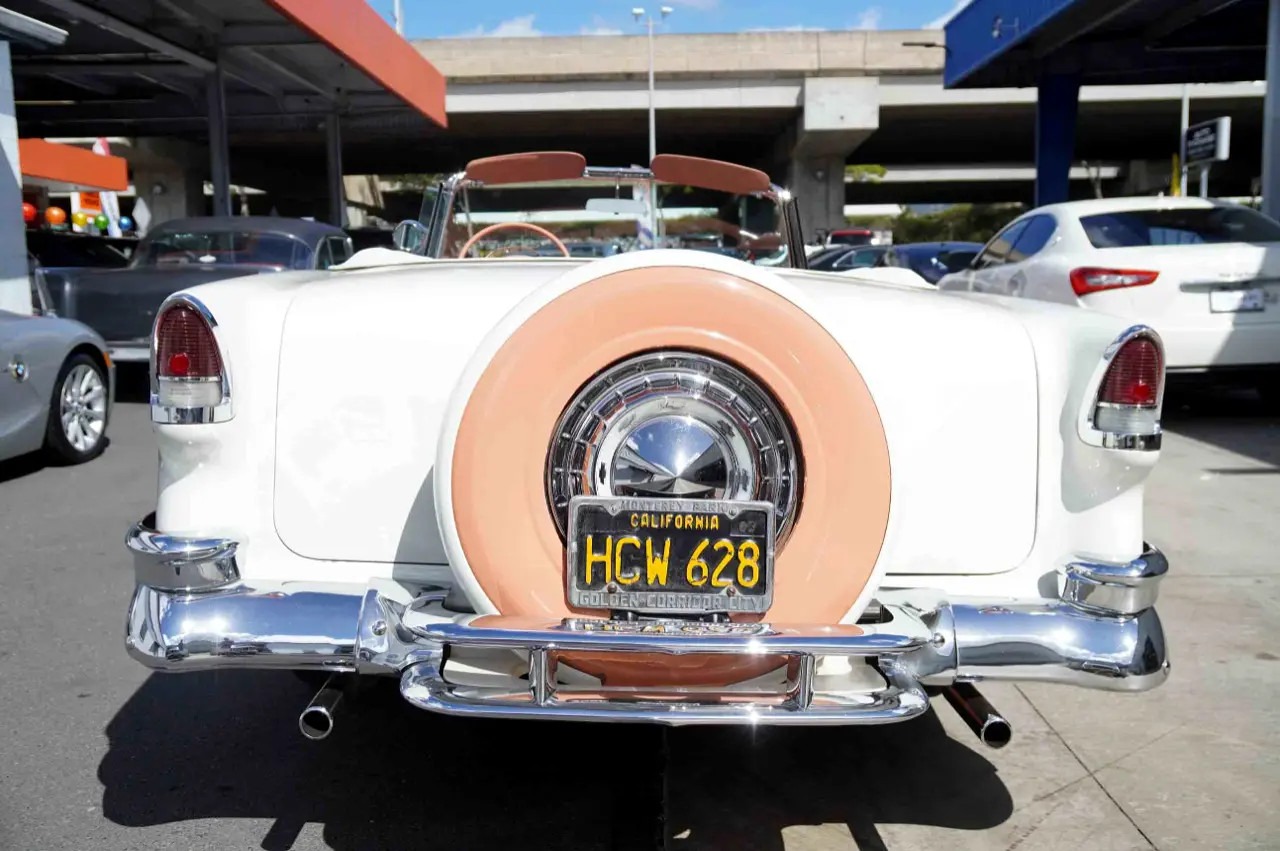 Detailed car image