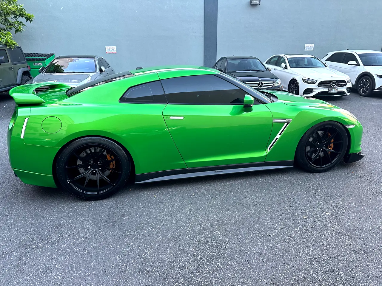 Detailed car image