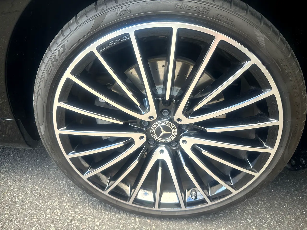 Detailed car image