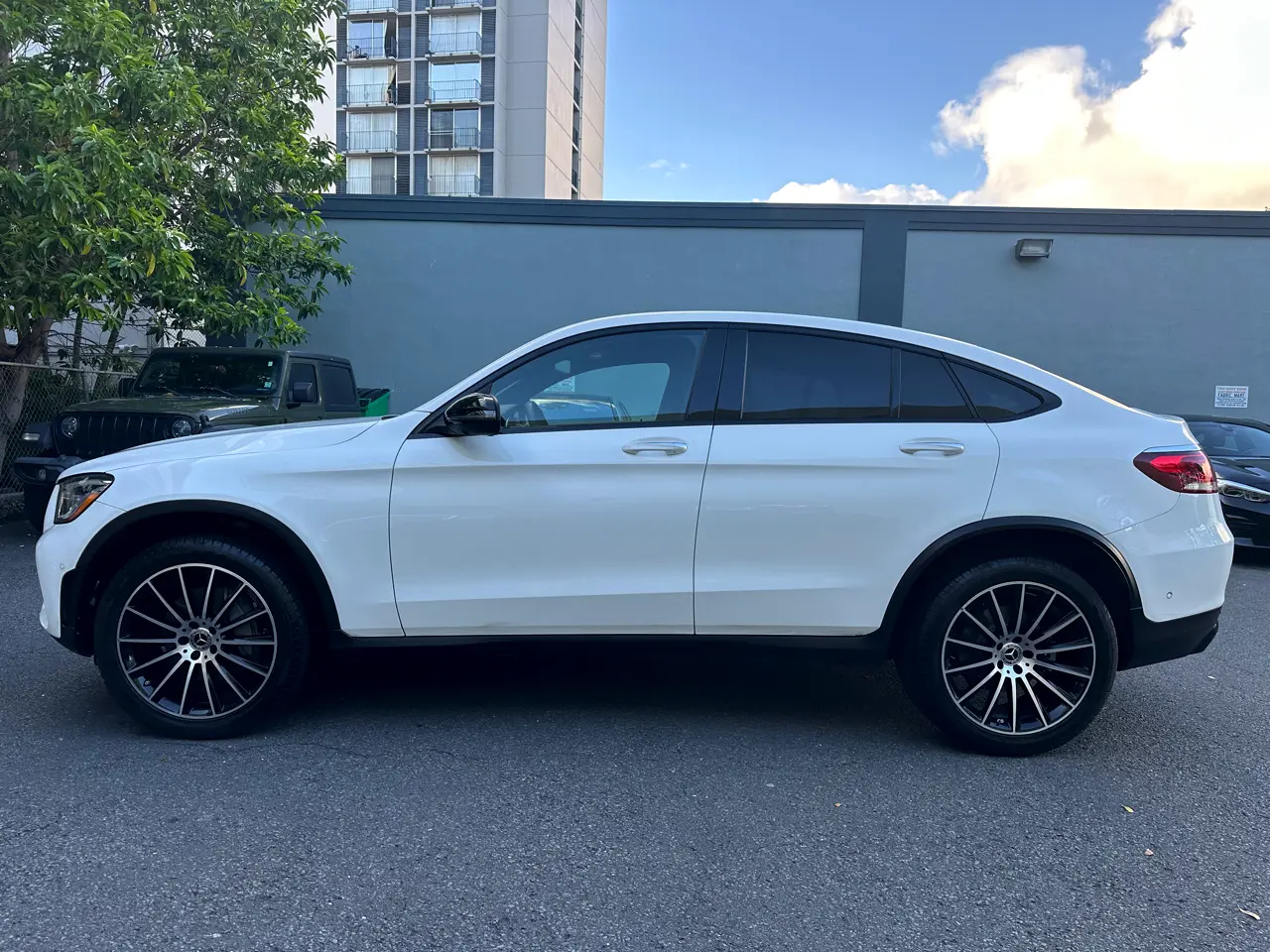 Detailed car image