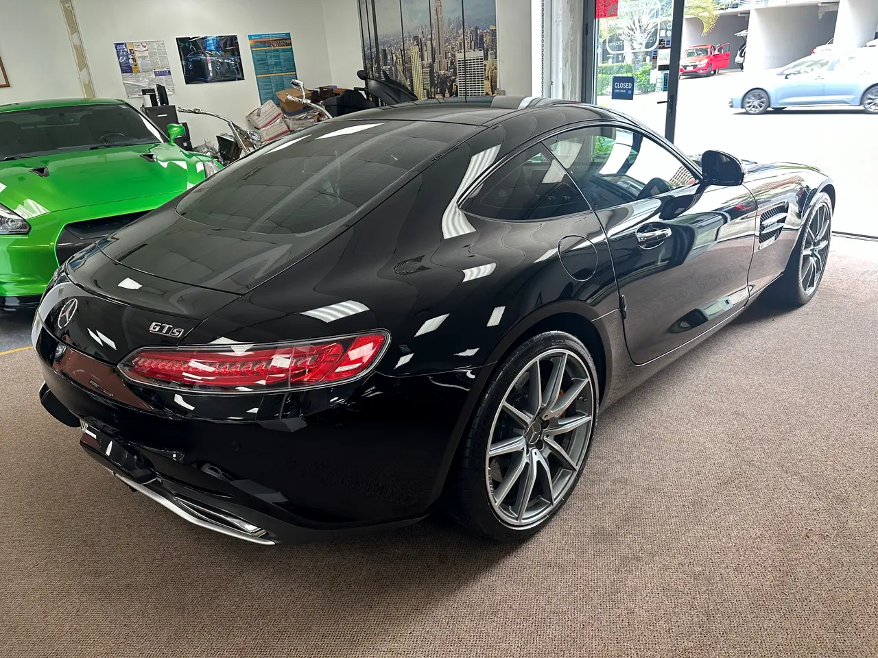 Detailed car image