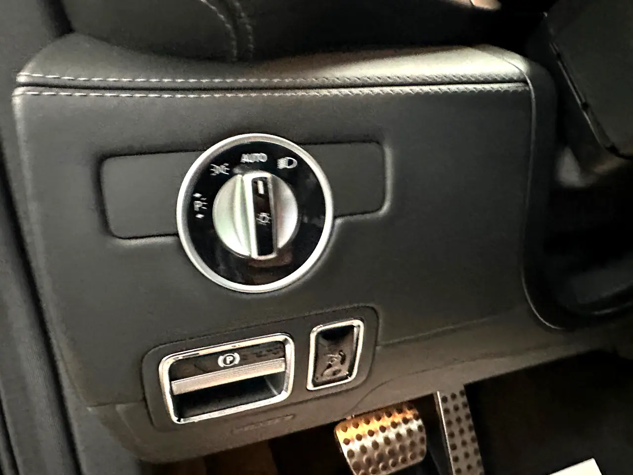 Detailed car image